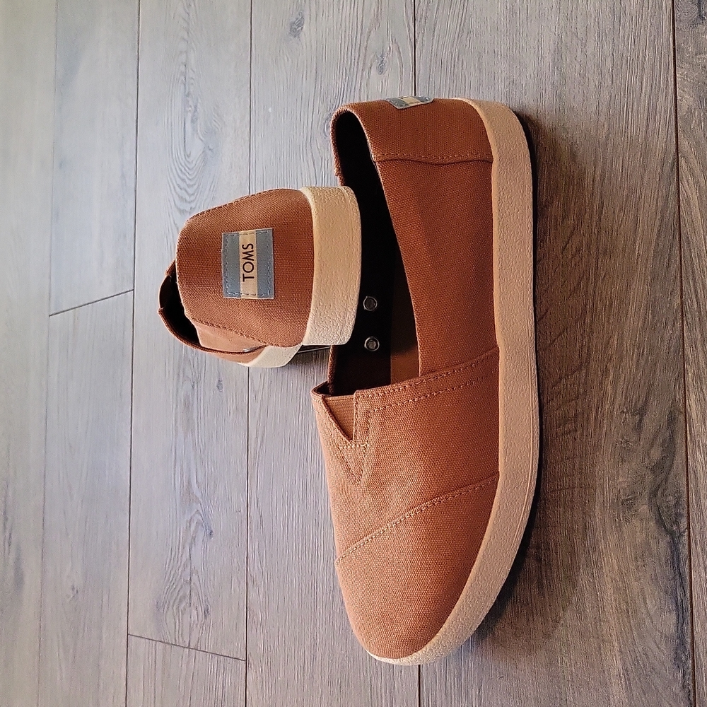 TOMS - Avalon Sneakers in Brown - Size 7 - Reposh